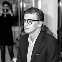 Photo d'un homme d'affaires en noir et blanc